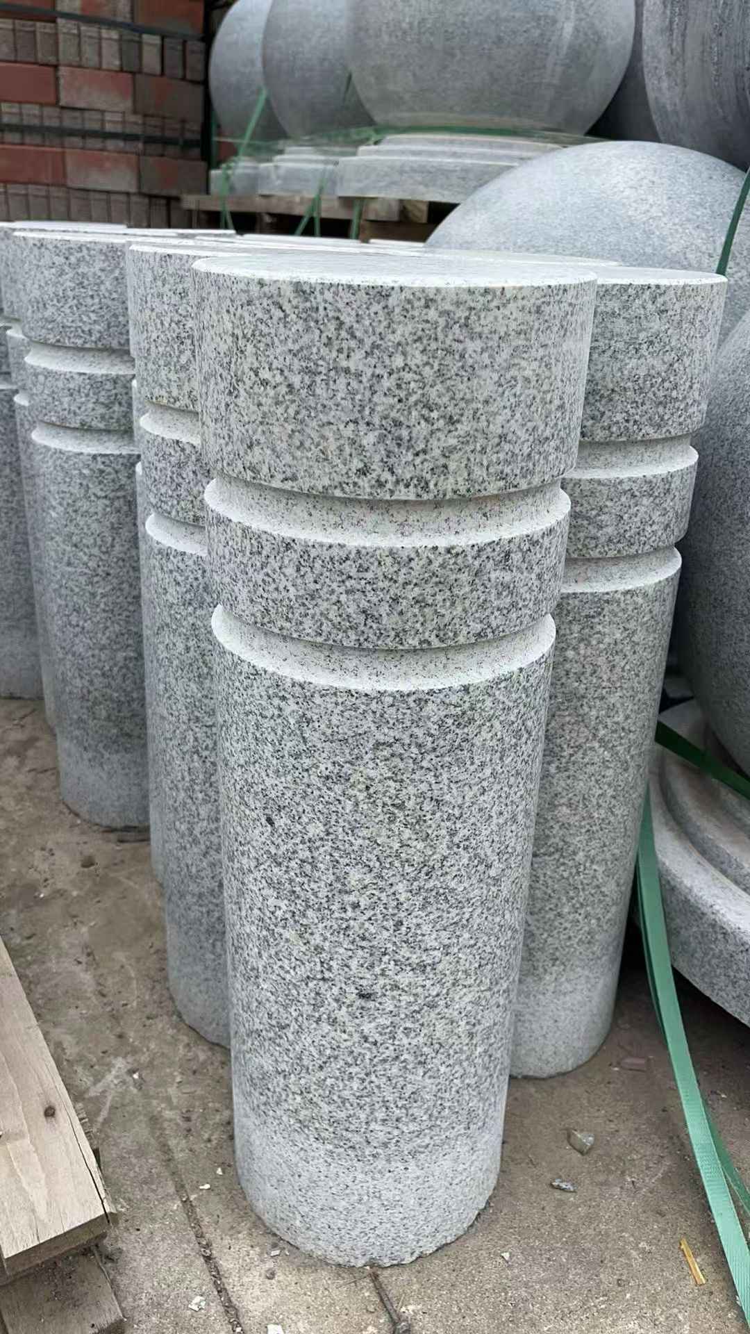 烟台 芝麻白花岗岩挡车柱、隔离柱多少钱