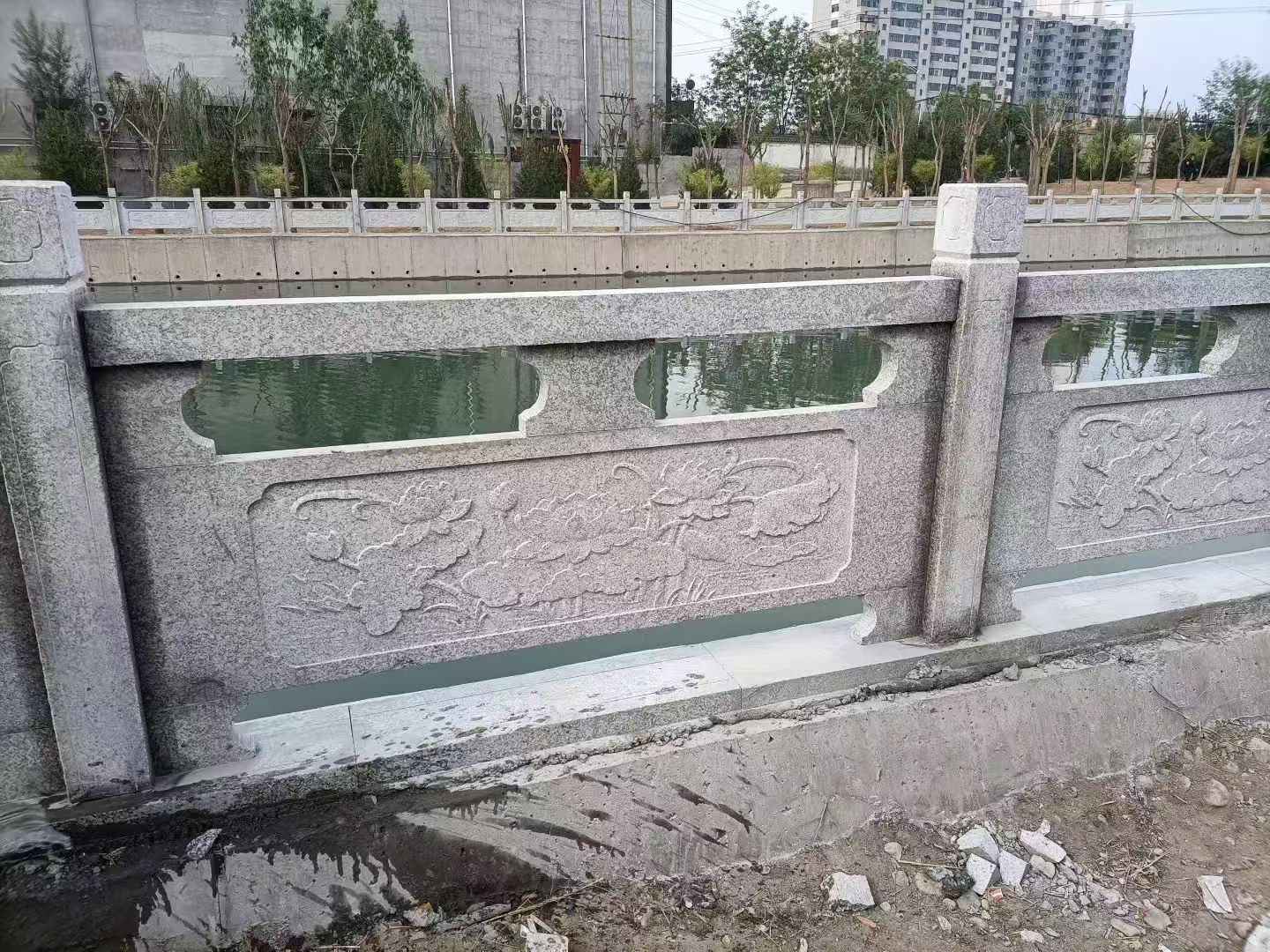 烟台 芙蓉白大花桥梁、河道，石材栏杆、围栏、护栏