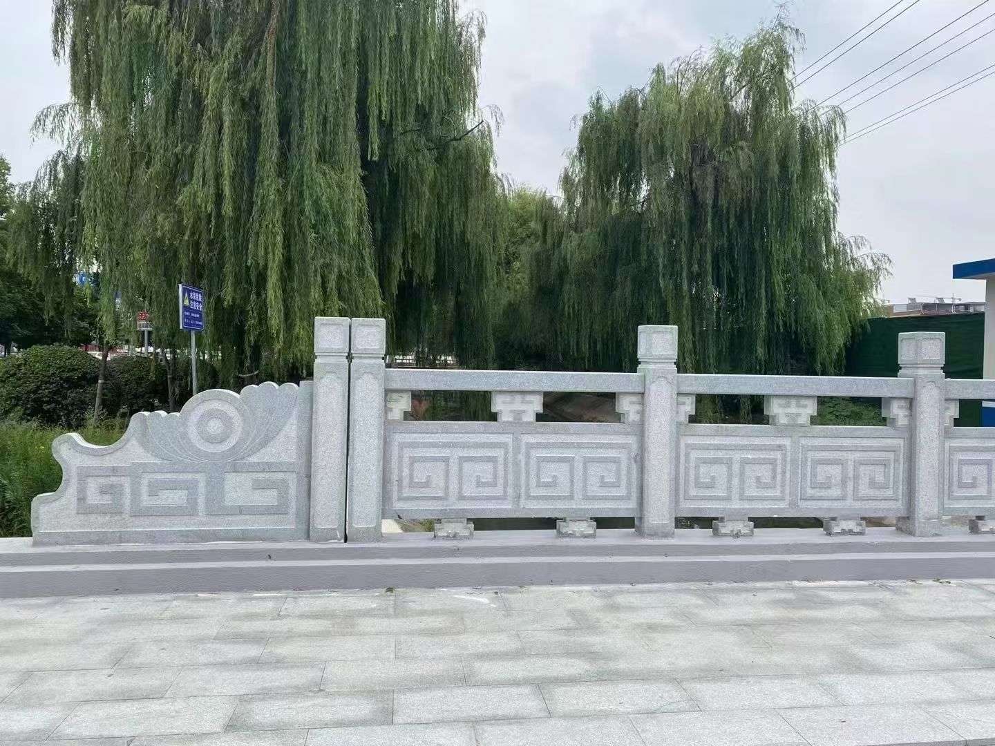 烟台 芝麻灰桥栏杆、河道栏杆安装效果