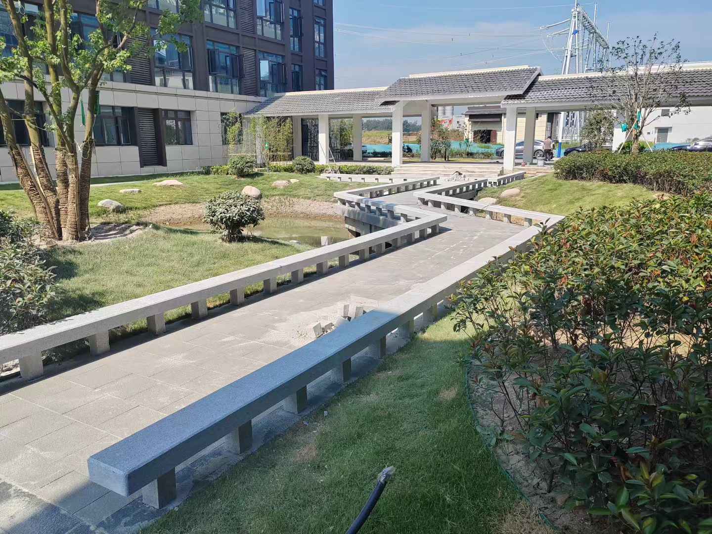 烟台 芝麻灰小区坐凳&栏杆安装效果