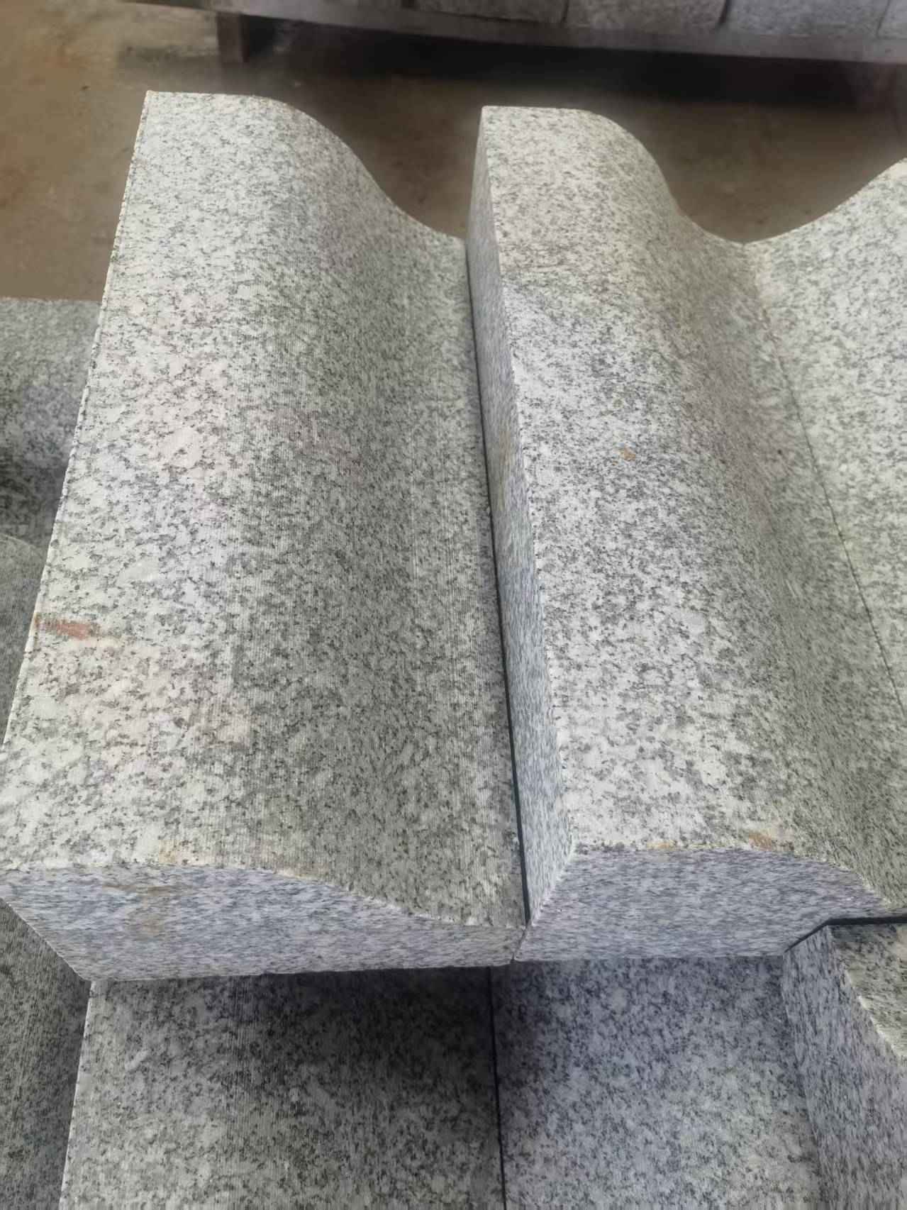 烟台芙蓉白S型拉丝面路沿石