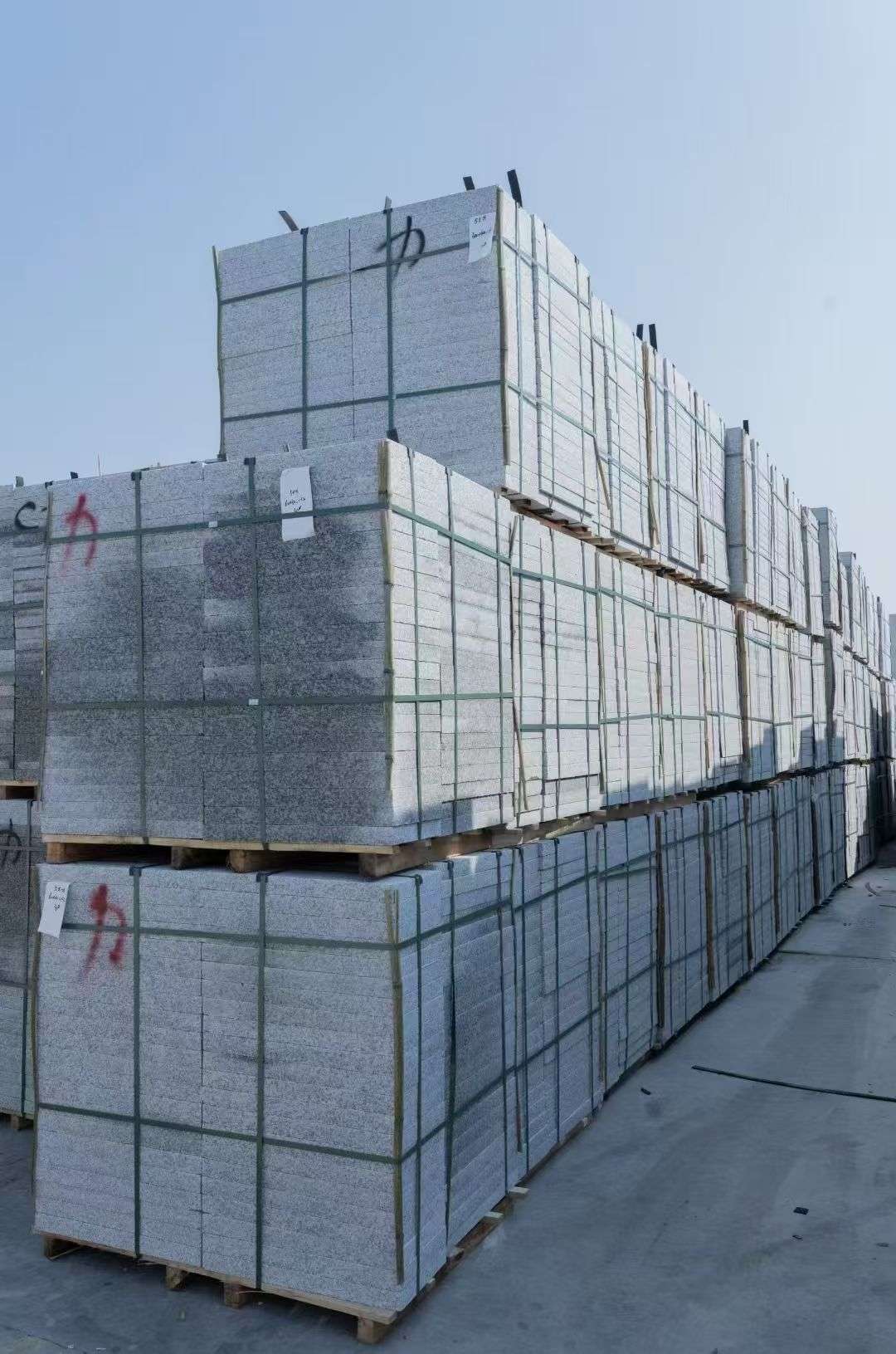 烟台 芙蓉白、大花白、小白花荔枝面成品地铺石