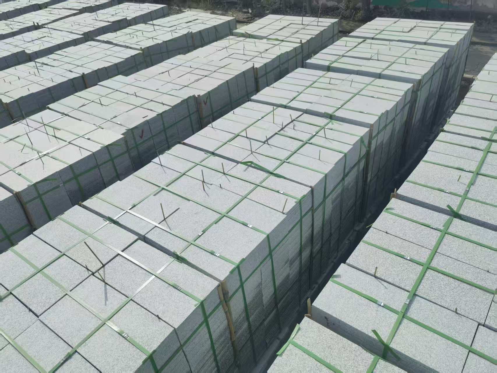 烟台 芝麻白1.8公分火烧300*600地铺，清仓大甩卖