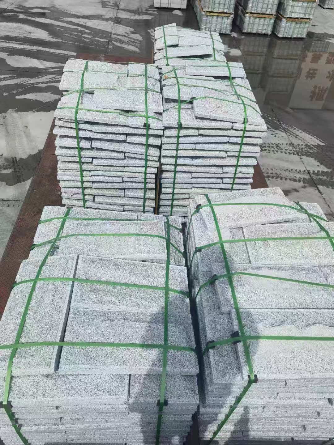 烟台 芝麻白蘑菇石装车出货