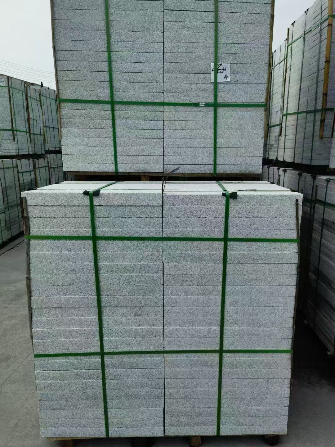 烟台 火烧面地铺石，街道广场园林市政工程板，1.8~5.0厚均有现货