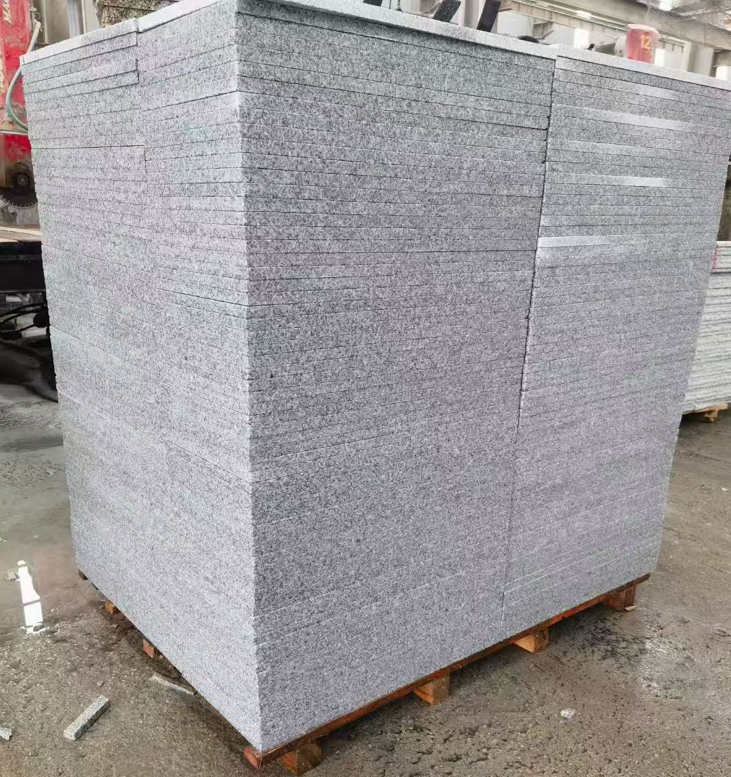 烟台 火烧面地铺石，街道广场园林市政工程板，1.8~5.0厚均有现货